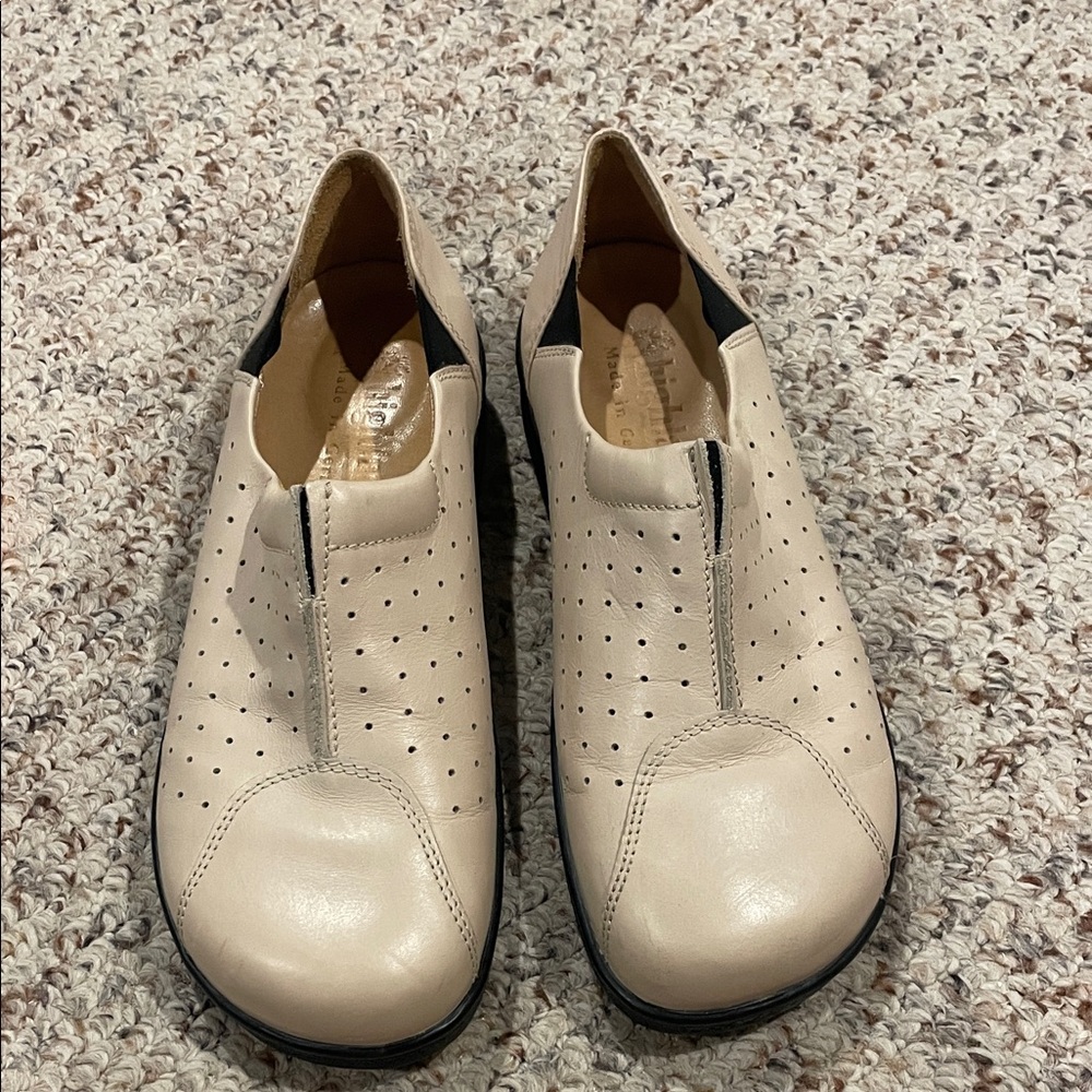 Women’s Vintage Highlander Beige Leather Loafers - made in Germany!